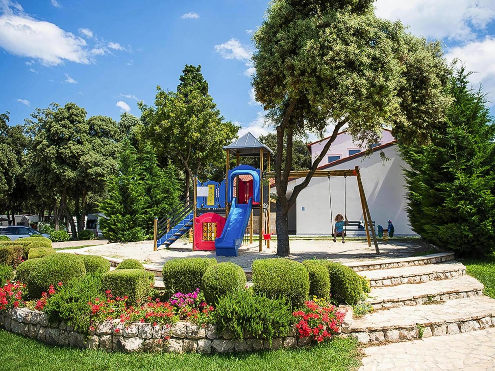 Mobile Homes Mediteran In Caravan Park Strasko, Novalja Exterior foto